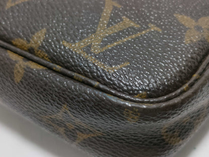 LOUIS VUITTON Monogram Accessoires Pouch