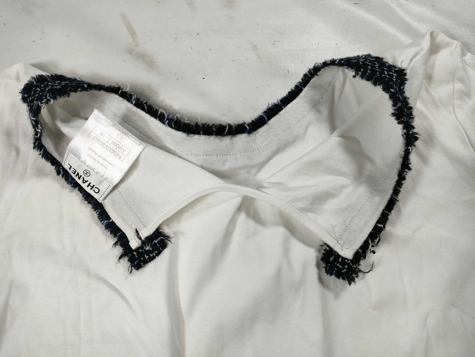 CHANEL P45633V28403 T-shirt