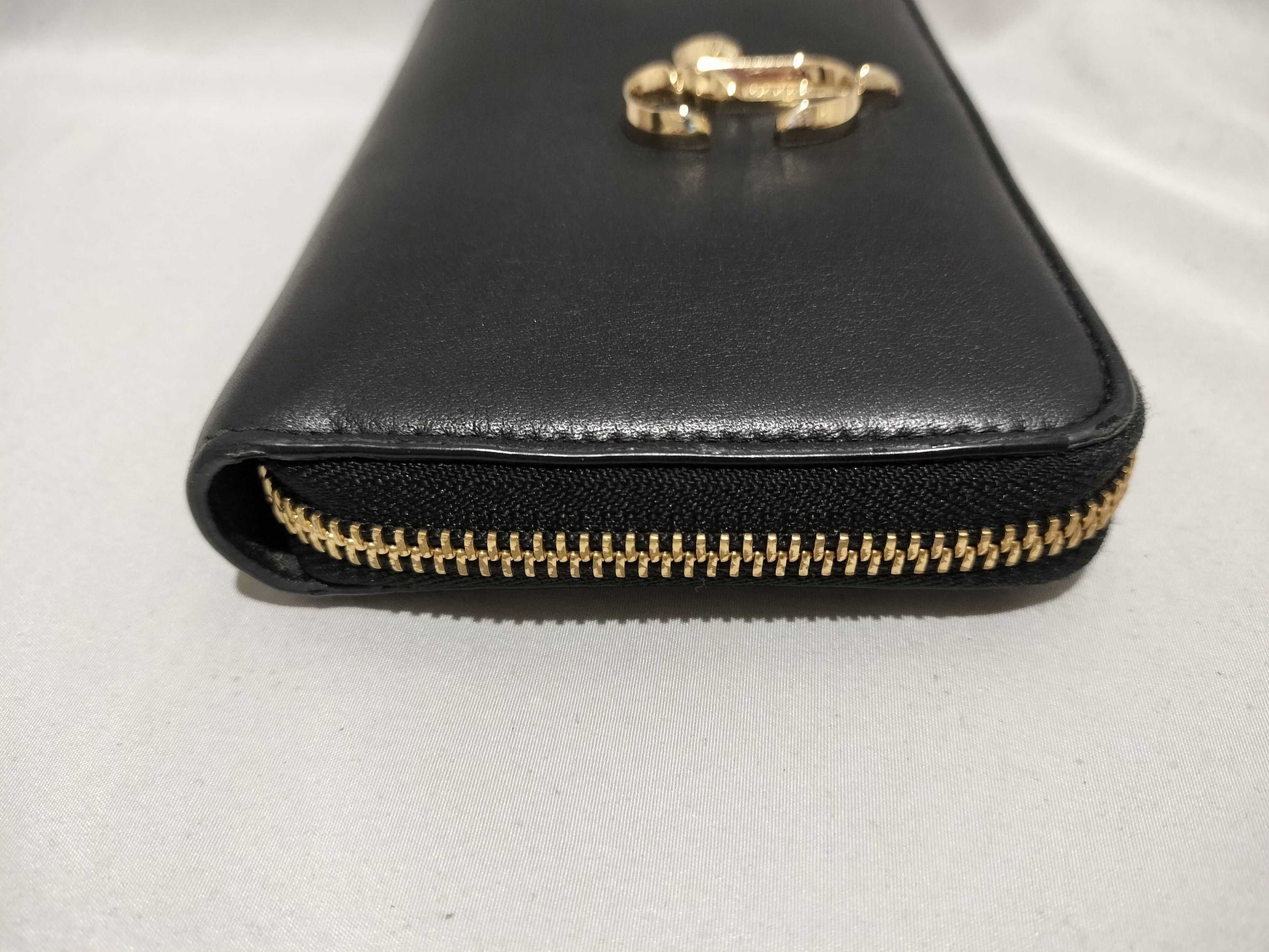 JIMMY CHOO Round Zip Wallet
