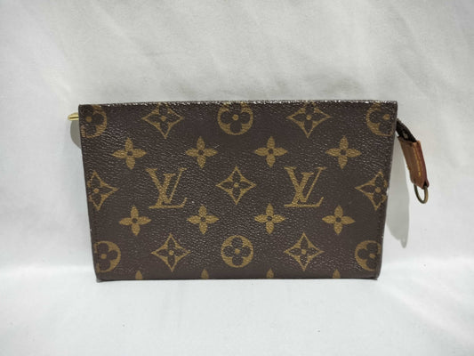 LOUIS VUITTON Monogram Bucket Pouch Pouch