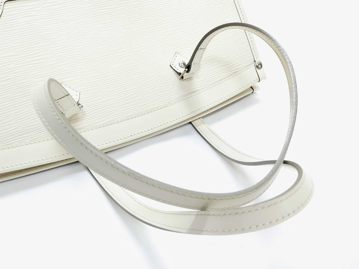 LOUIS VUITTON Epi Madeleine Handbag