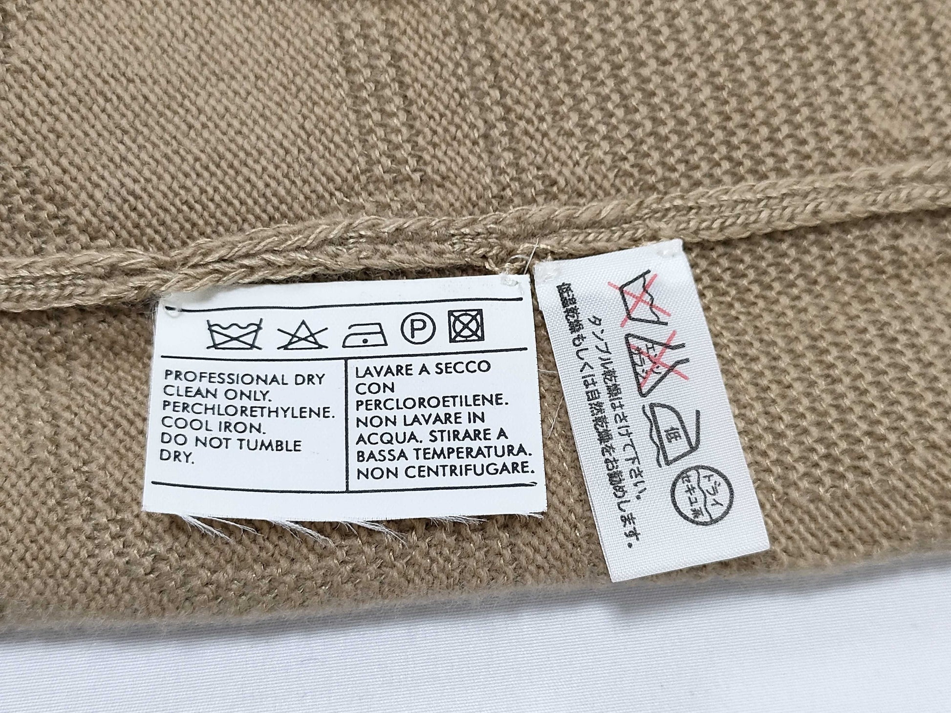 Salvatore Ferragamo Gancini/Vest Vest