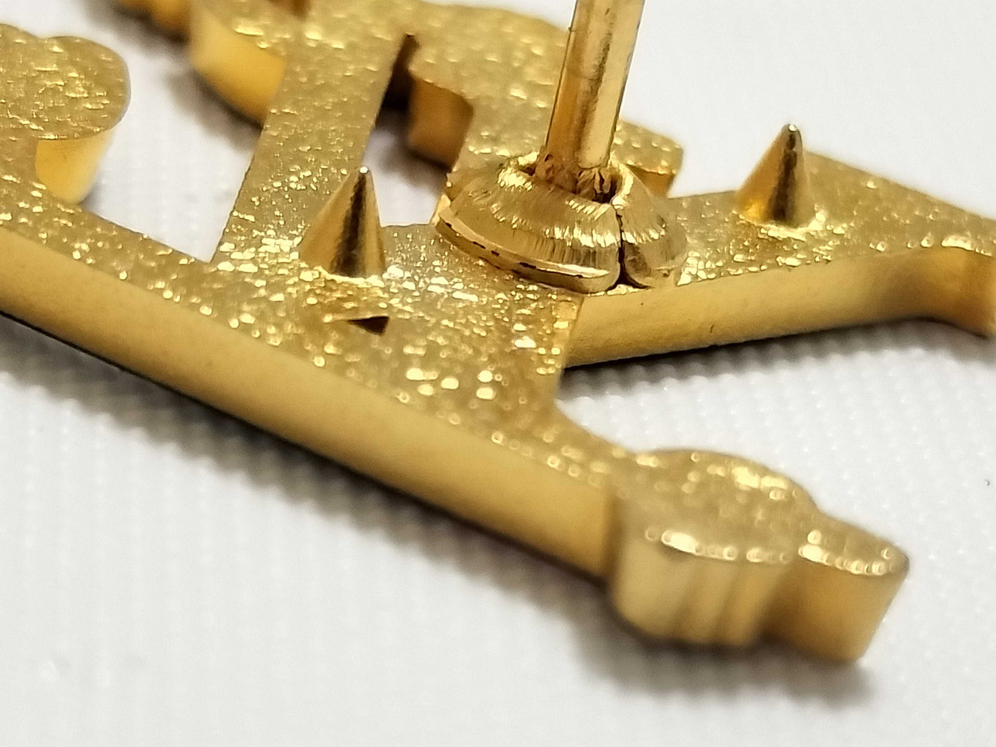 LOUIS VUITTON logo pin badge brooch designed by Takashi Murakami Other accessories