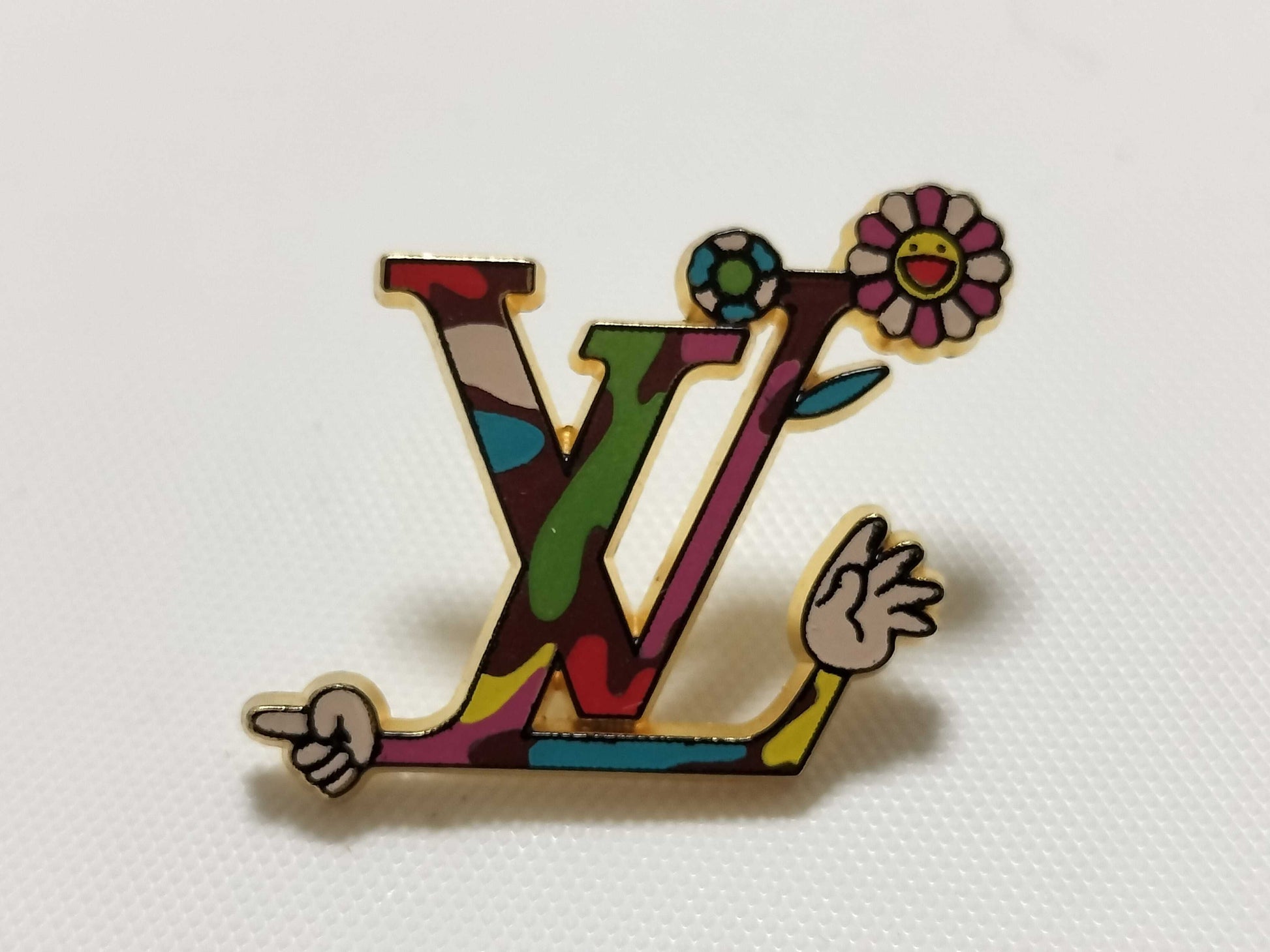 LOUIS VUITTON logo pin badge brooch designed by Takashi Murakami Other accessories