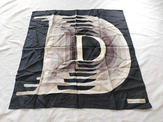 Dior tagless scarf