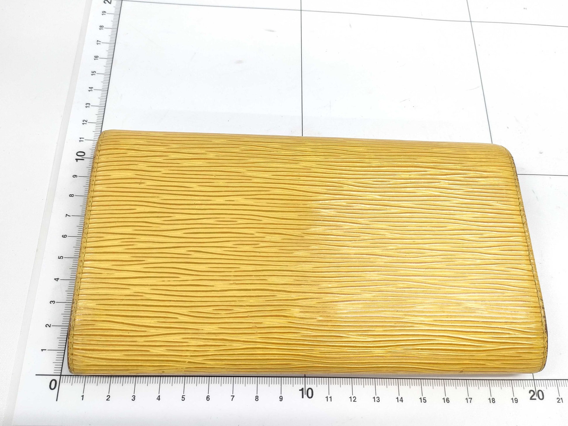 LOUIS VUITTON Epi M63382 Inter Long Wallet