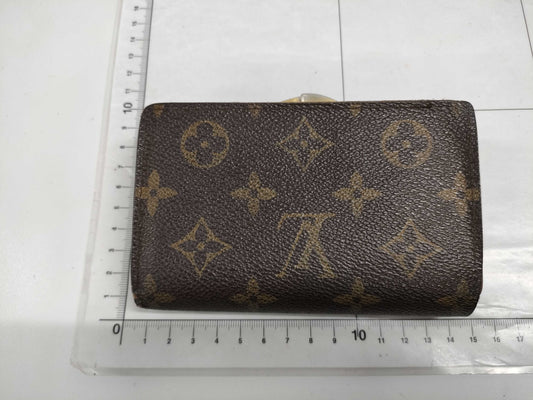 LOUIS VUITTON Monogram Clasp Wallet