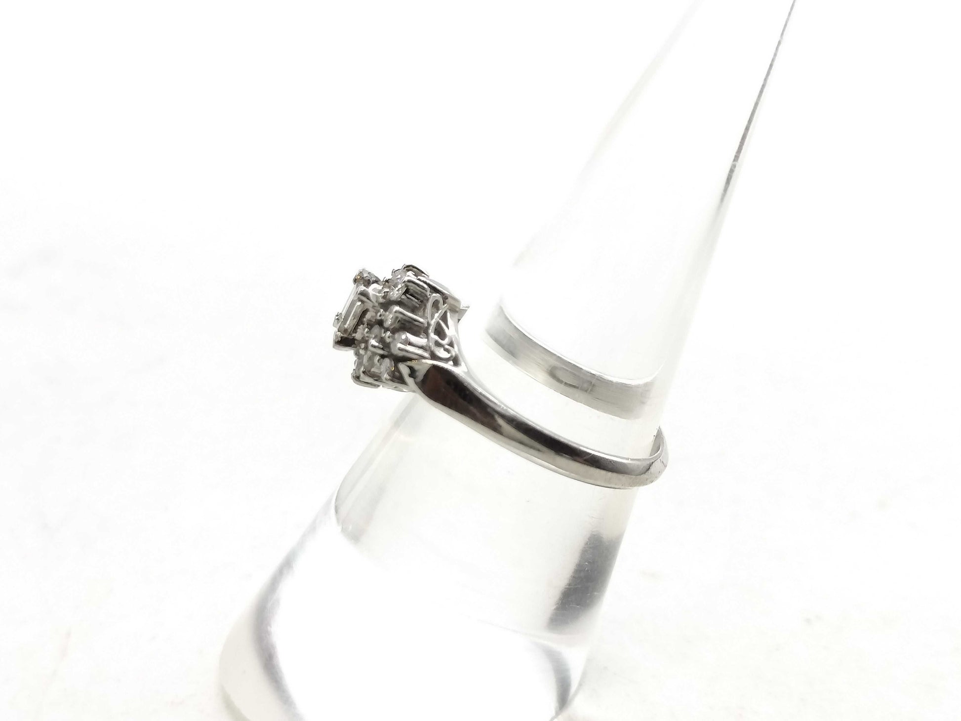 Mitsukoshi D 0.20ct/0.20ct Pt900 4.0g Ring 