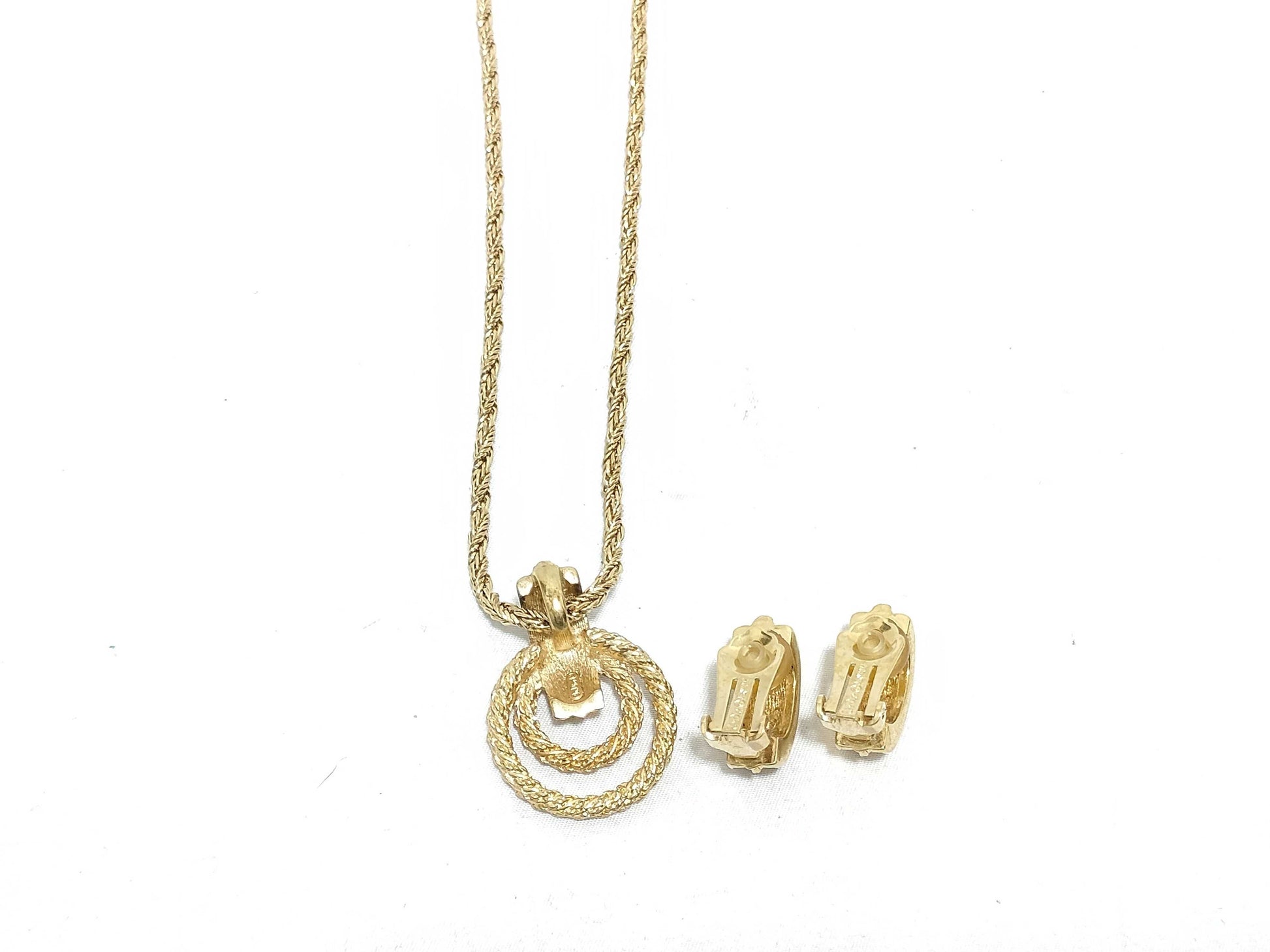 Dior Necklace *1 Earrings *2 Accessories Summary Accessories Summary 