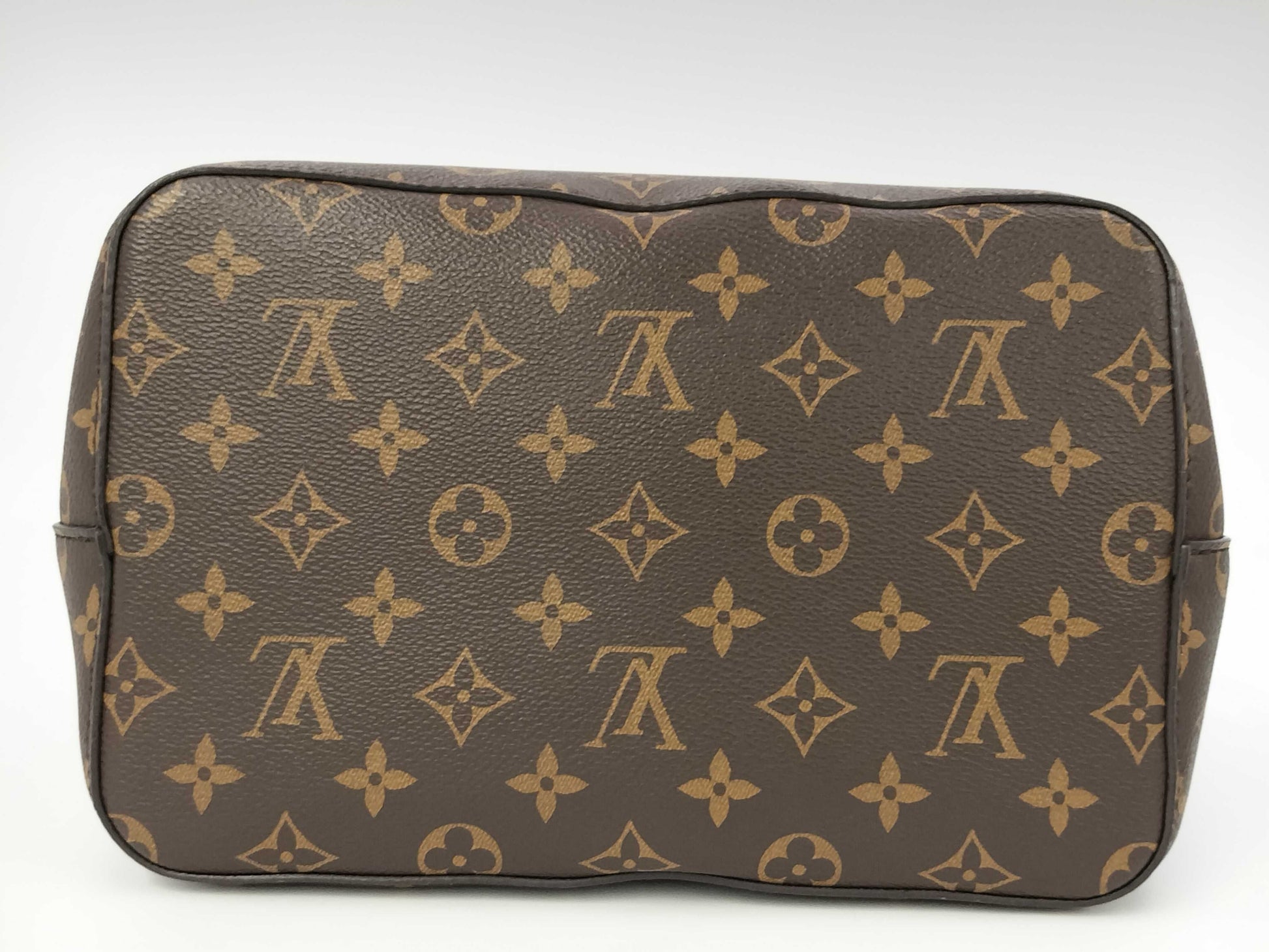 LOUIS VUITTON Monogram M44020 NeoNoe Tote Bag
