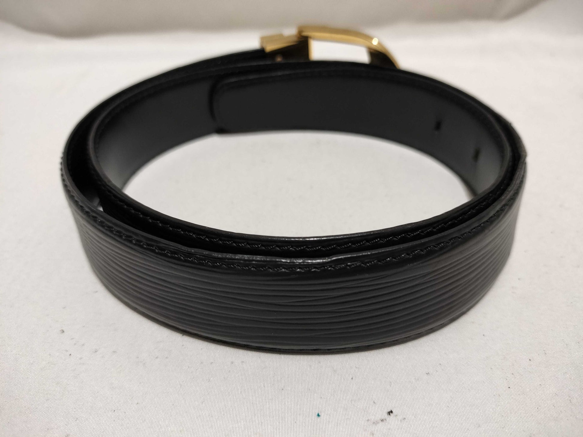 LOUIS VUITTON Epi Santur Black Belt