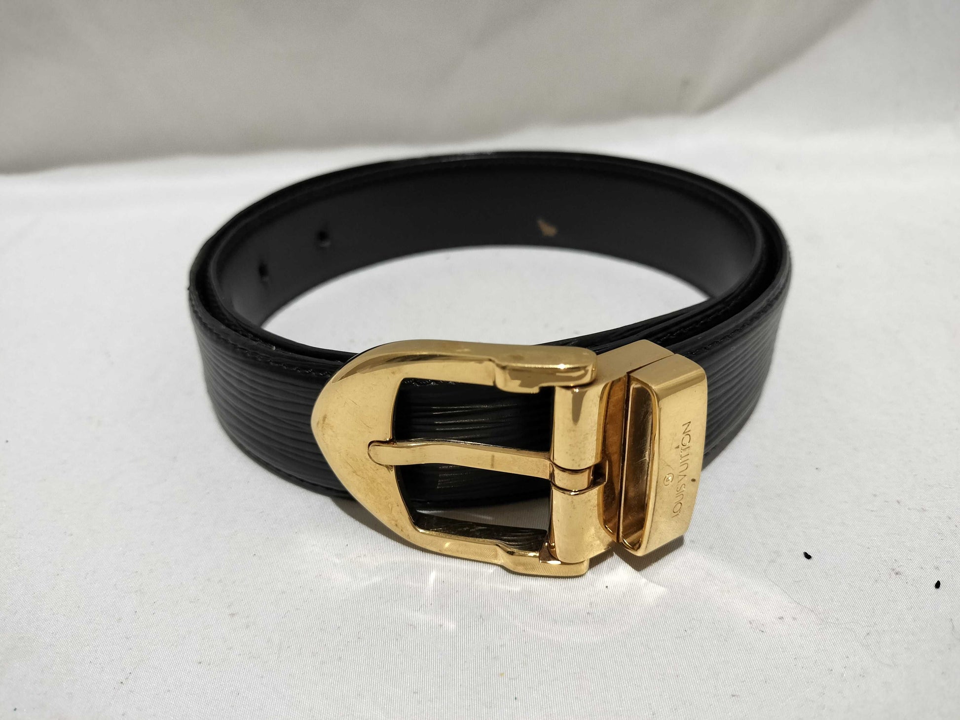 LOUIS VUITTON Epi Santur Black Belt