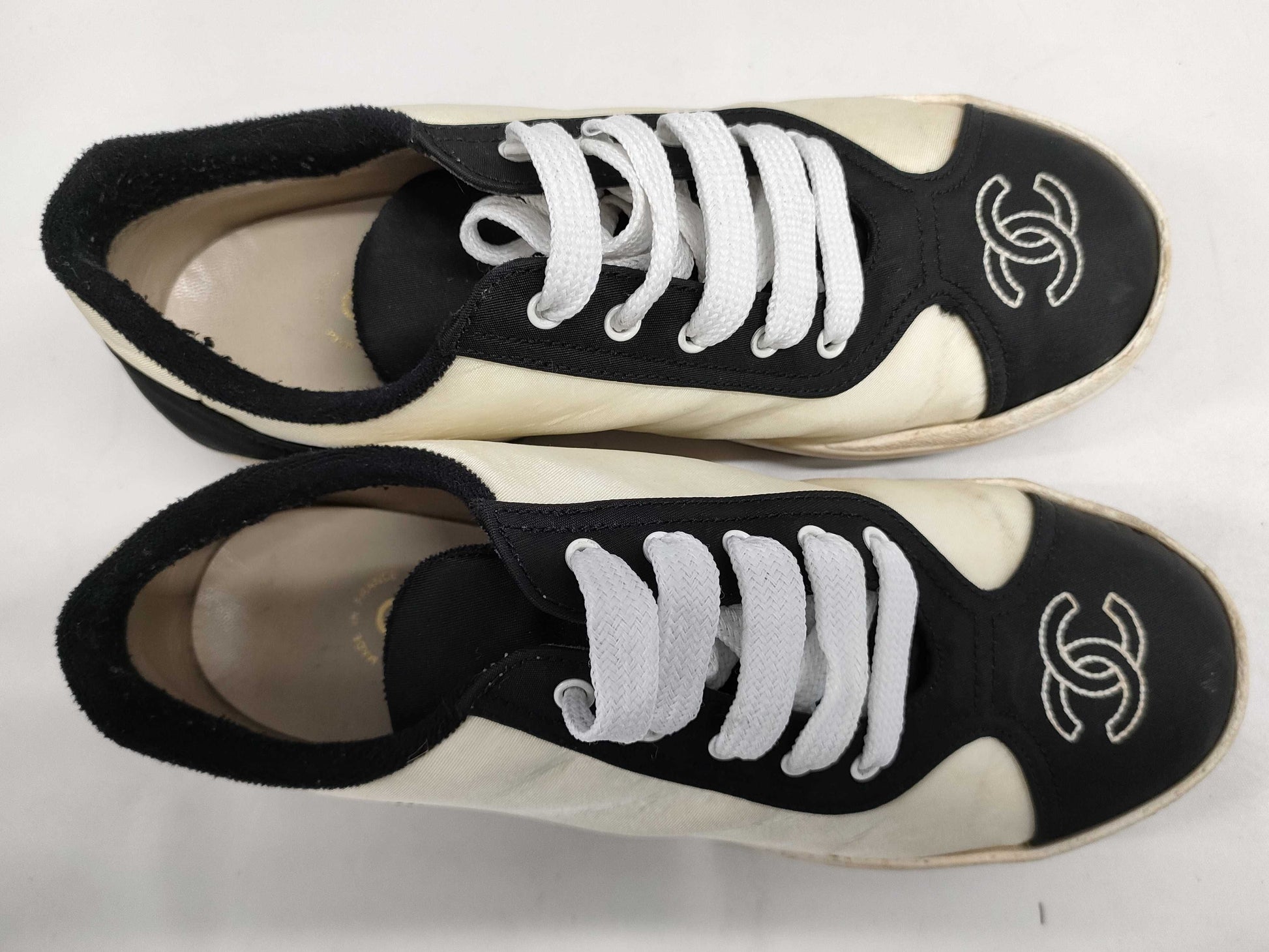 CHANEL Coco Mark Low-Cut Sneakers