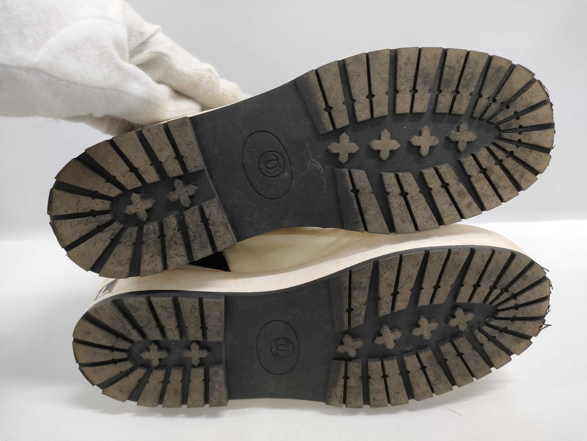 CHANEL Coco Mark Low-Cut Sneakers