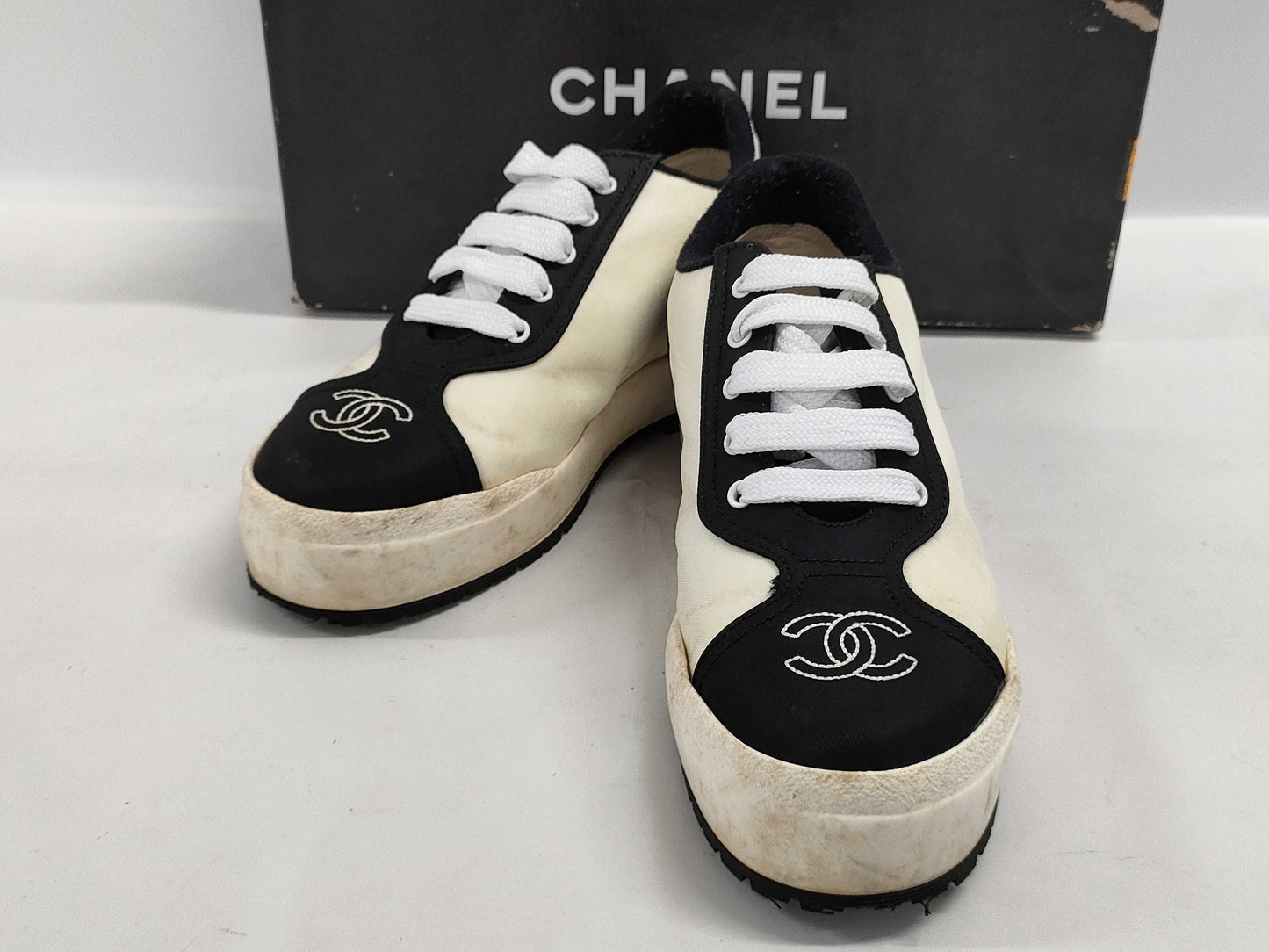 CHANEL Coco Mark Low-Cut Sneakers