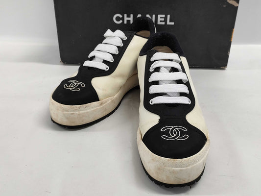 CHANEL Coco Mark Low-Cut Sneakers