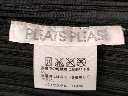 ISSEY MIYAKE Pleated Jacket