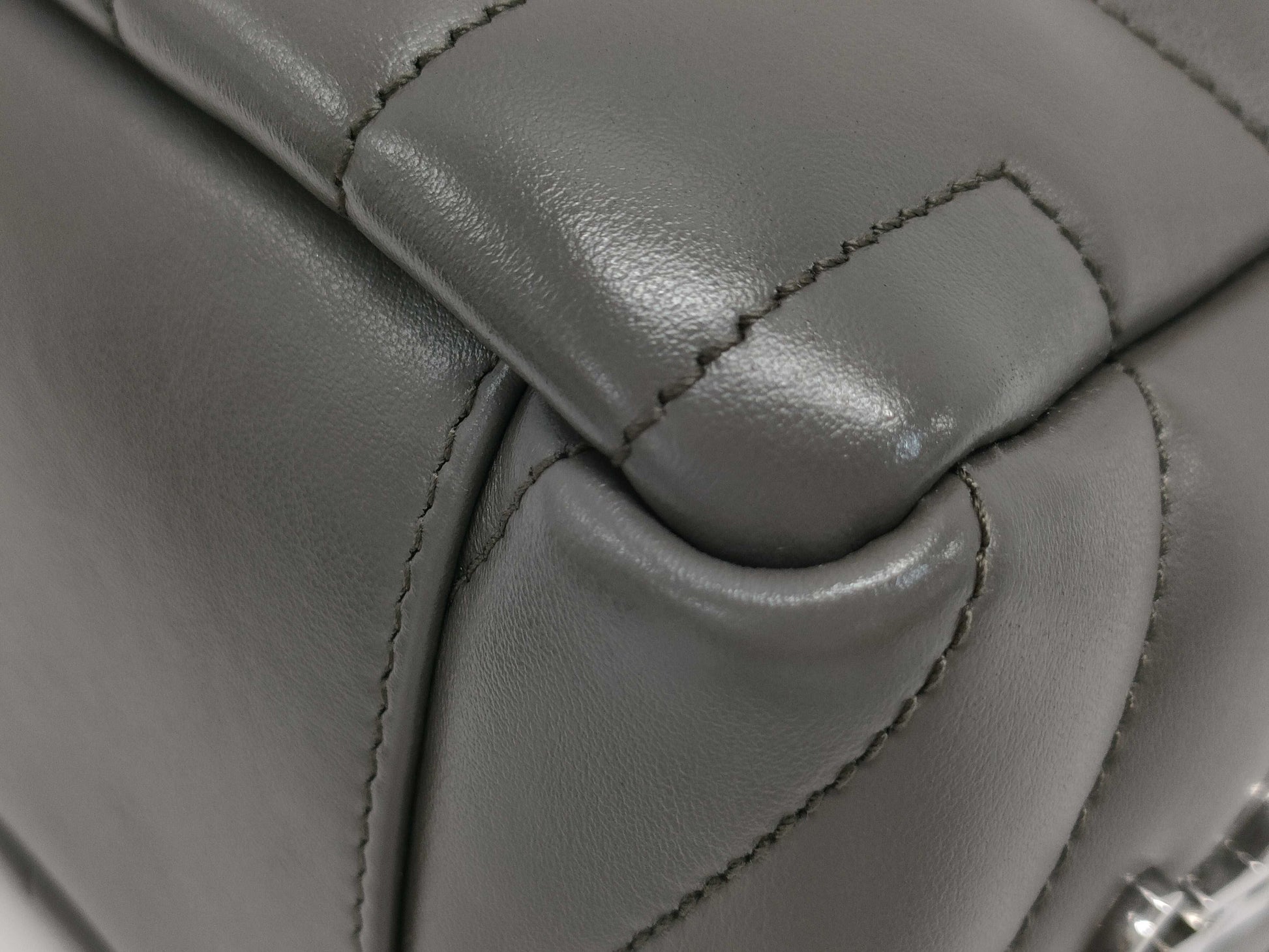 Yves Saint Laurent Chain Bag Shoulder Bag