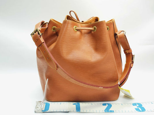 LOUIS VUITTON Epi Noe Shoulder Bag