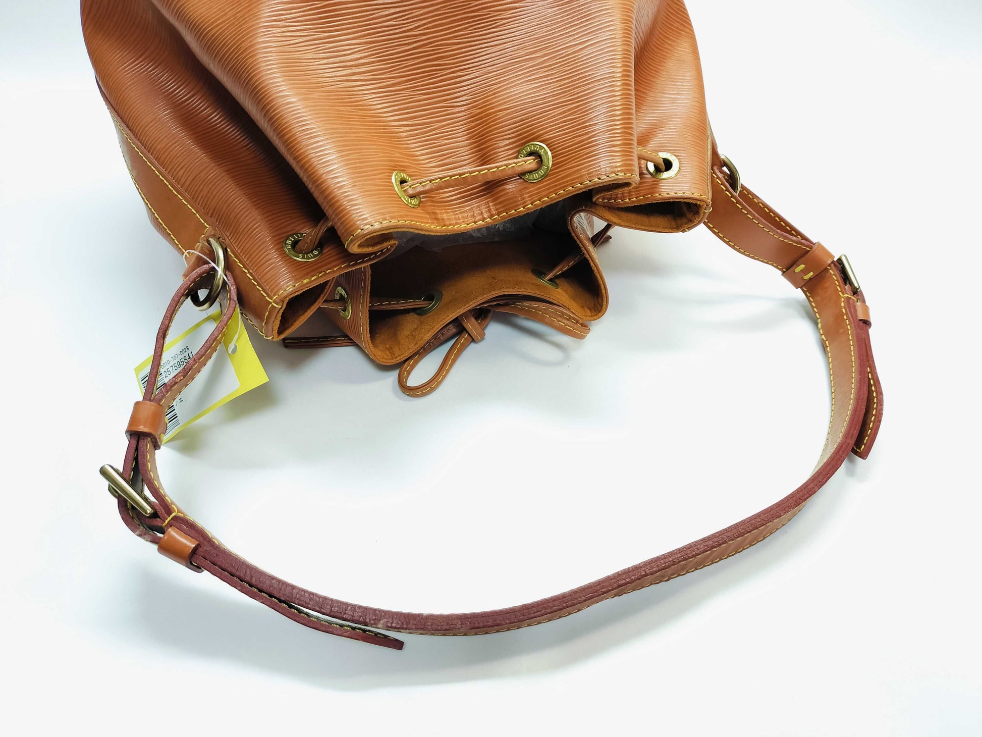 LOUIS VUITTON Epi Noe Shoulder Bag