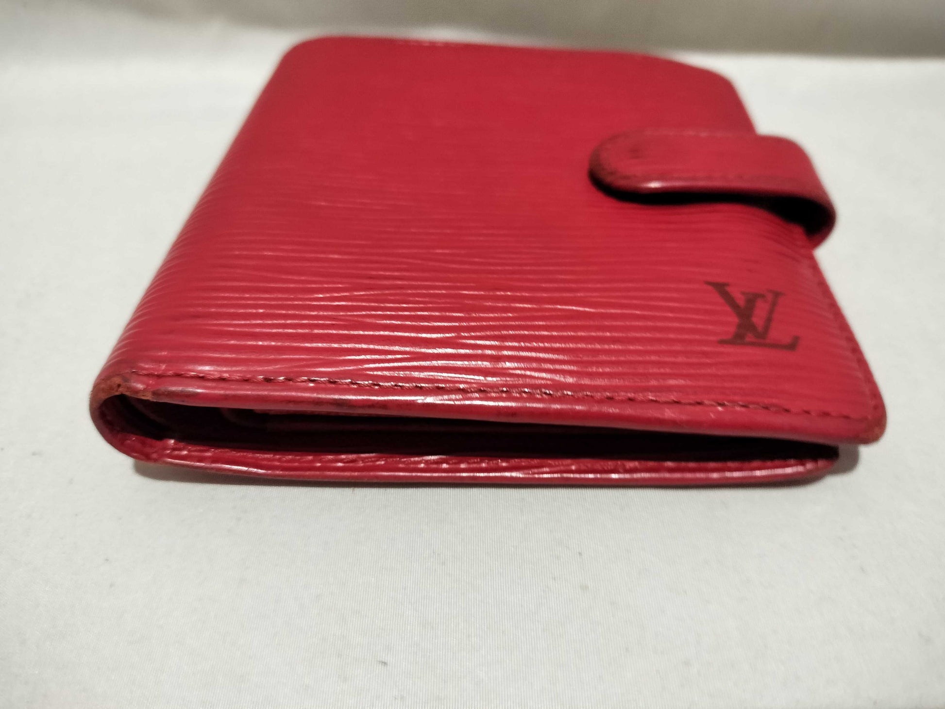 LOUIS VUITTON Epi Porte-Biere Compact Wallet