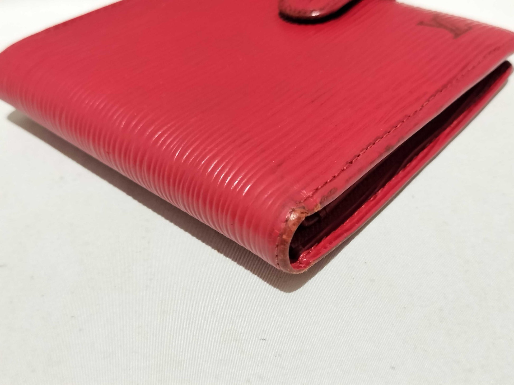 LOUIS VUITTON Epi Porte-Biere Compact Wallet