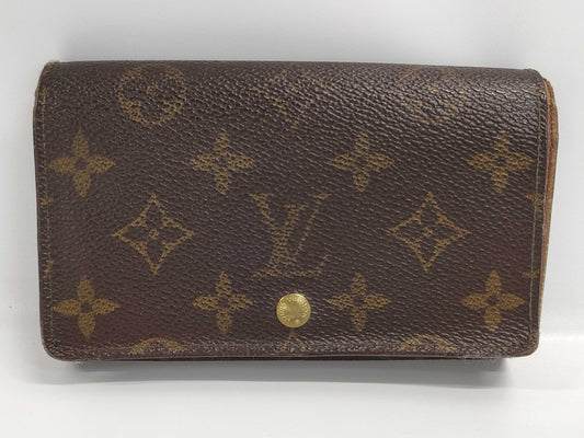 LOUIS VUITTON Monogram Bifold Wallet