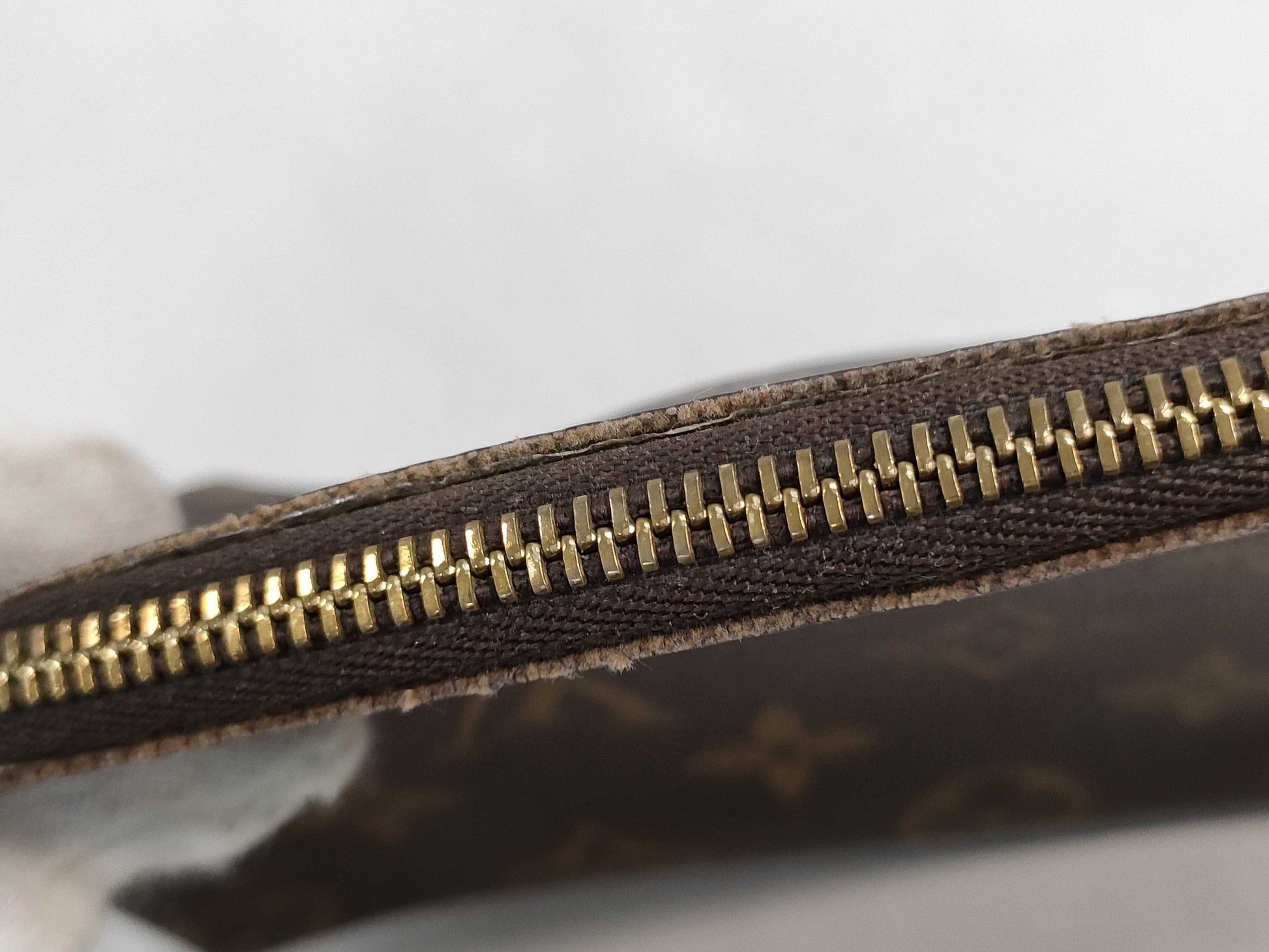 LOUIS VUITTON Monogram Pochette Cosmetic Pouch