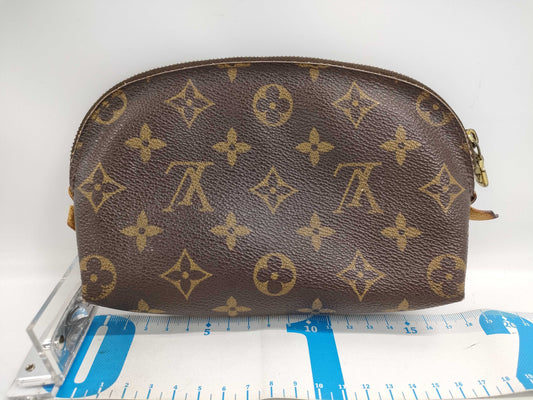 LOUIS VUITTON Monogram Cosmetic Pouch Pouch