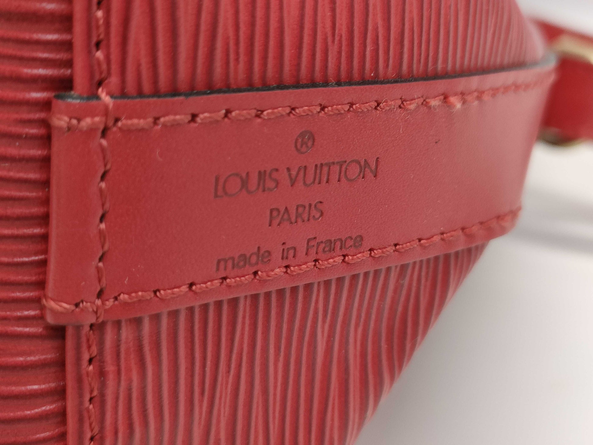 LOUIS VUITTON Epi Petit Noe Shoulder Bag