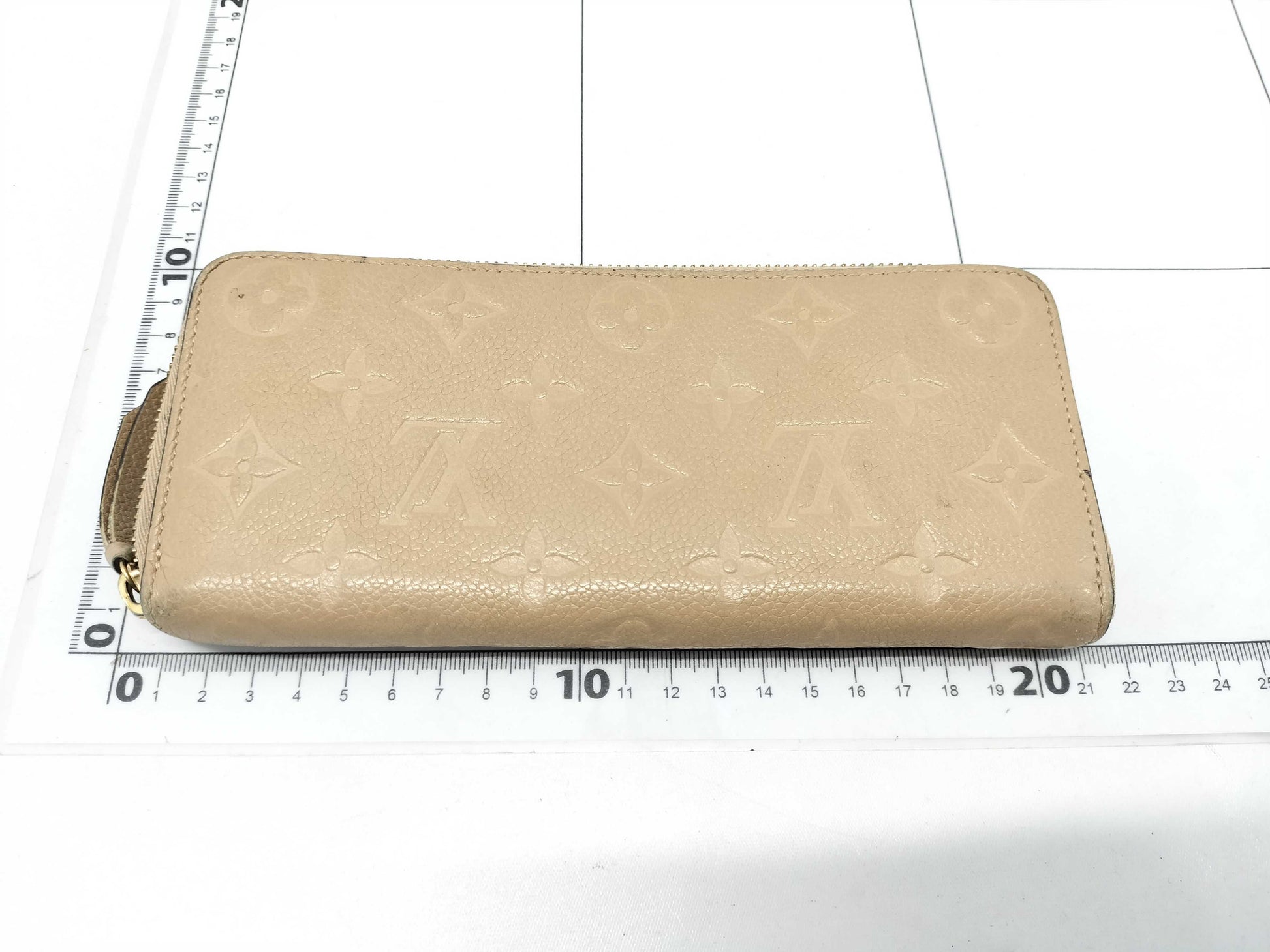 LOUIS VUITTON Monogram Empreinte Zippy Wallet