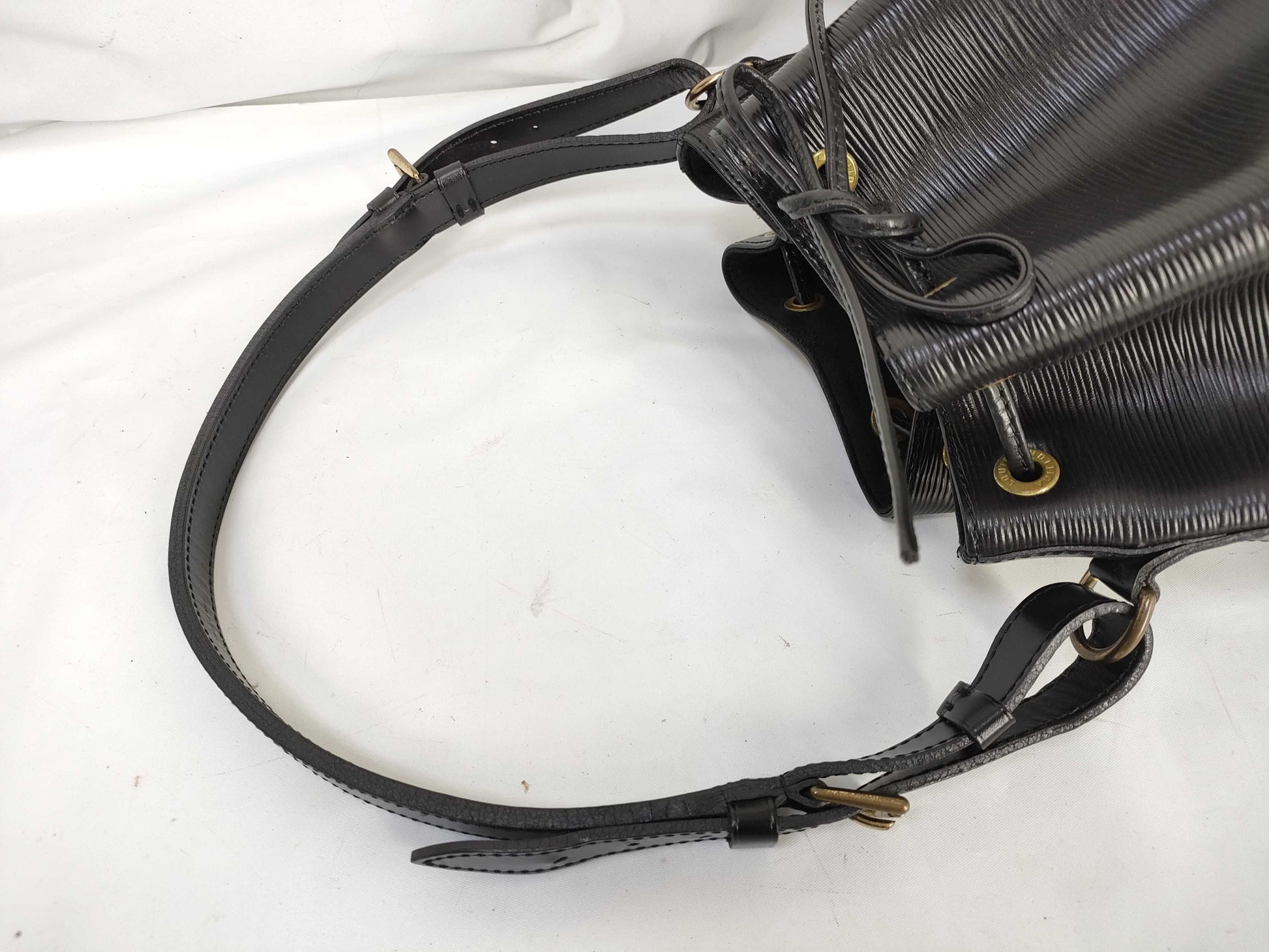 LOUIS VUITTON Epi Noe BB Shoulder Bag