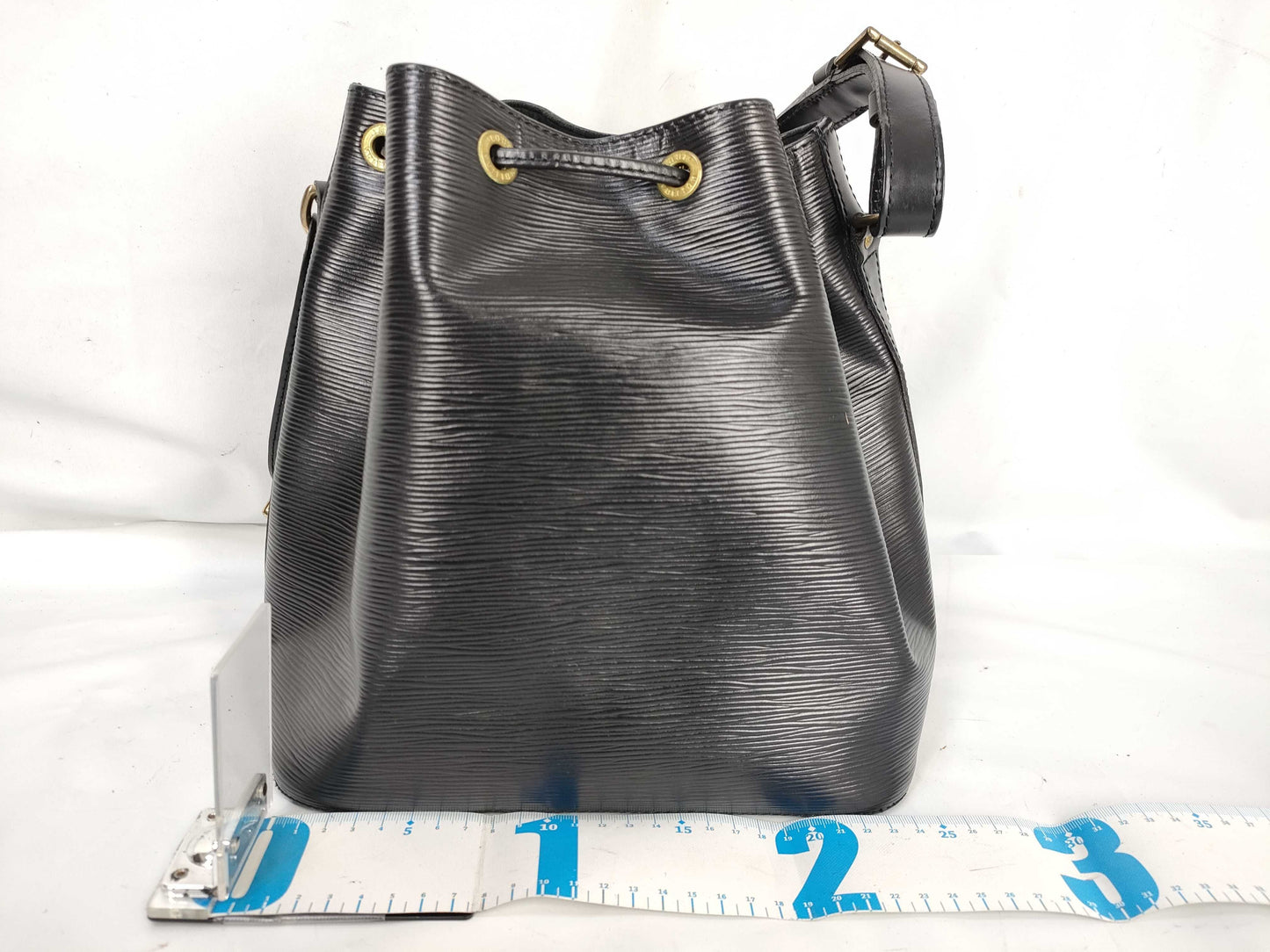 LOUIS VUITTON Epi Noe BB Shoulder Bag