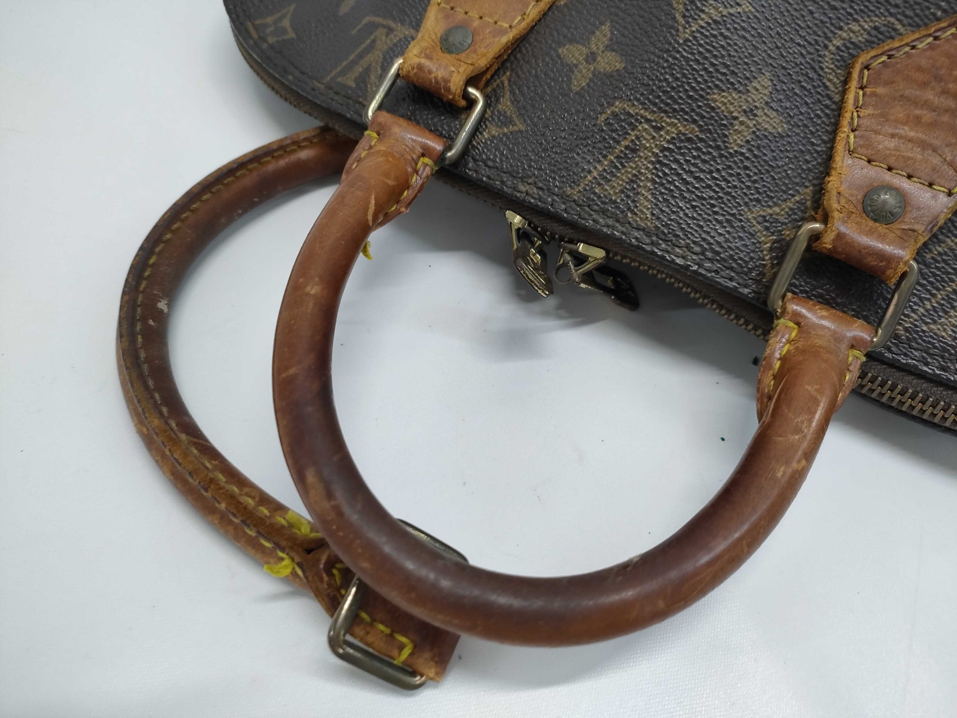LOUIS VUITTON Monogram Alma VI0943 Handbag