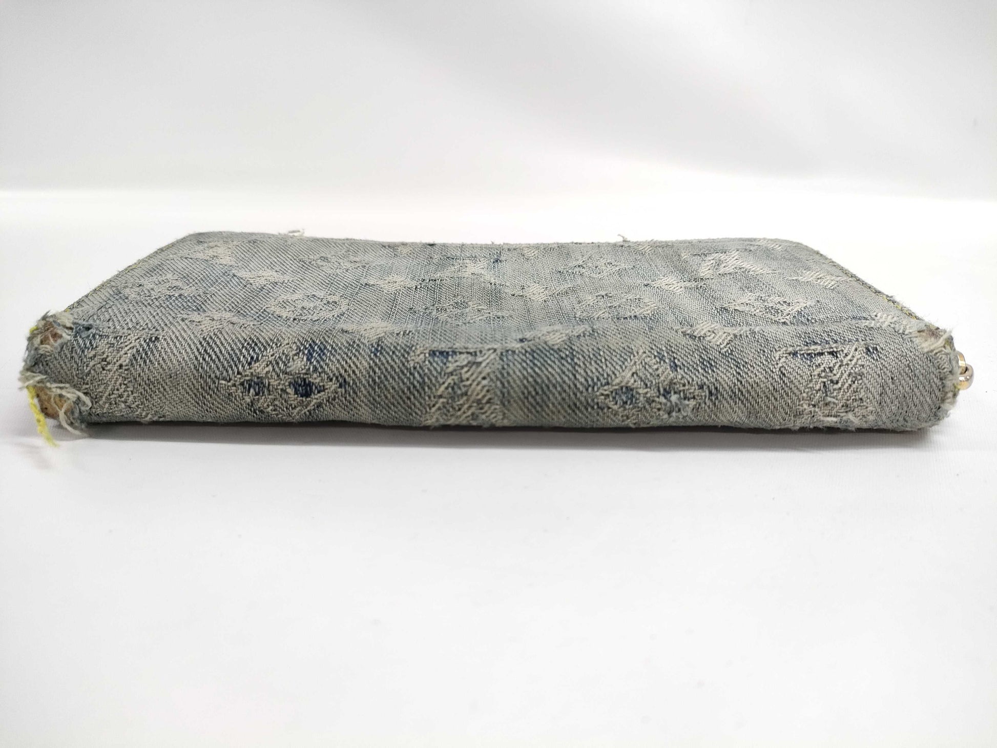 LOUIS VUITTON M95341 Denim Zippy Wallet