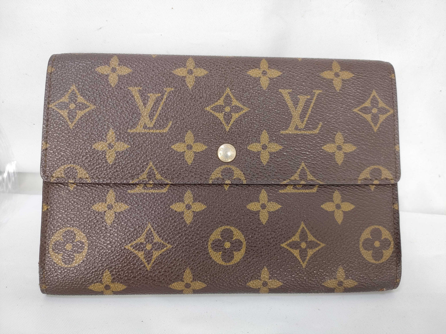 LOUIS VUITTON Monogram Pochette Passport Wallet