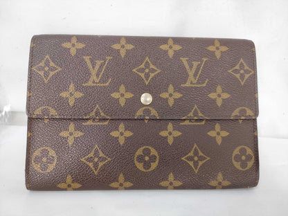 LOUIS VUITTON Monogram Pochette Passport Wallet