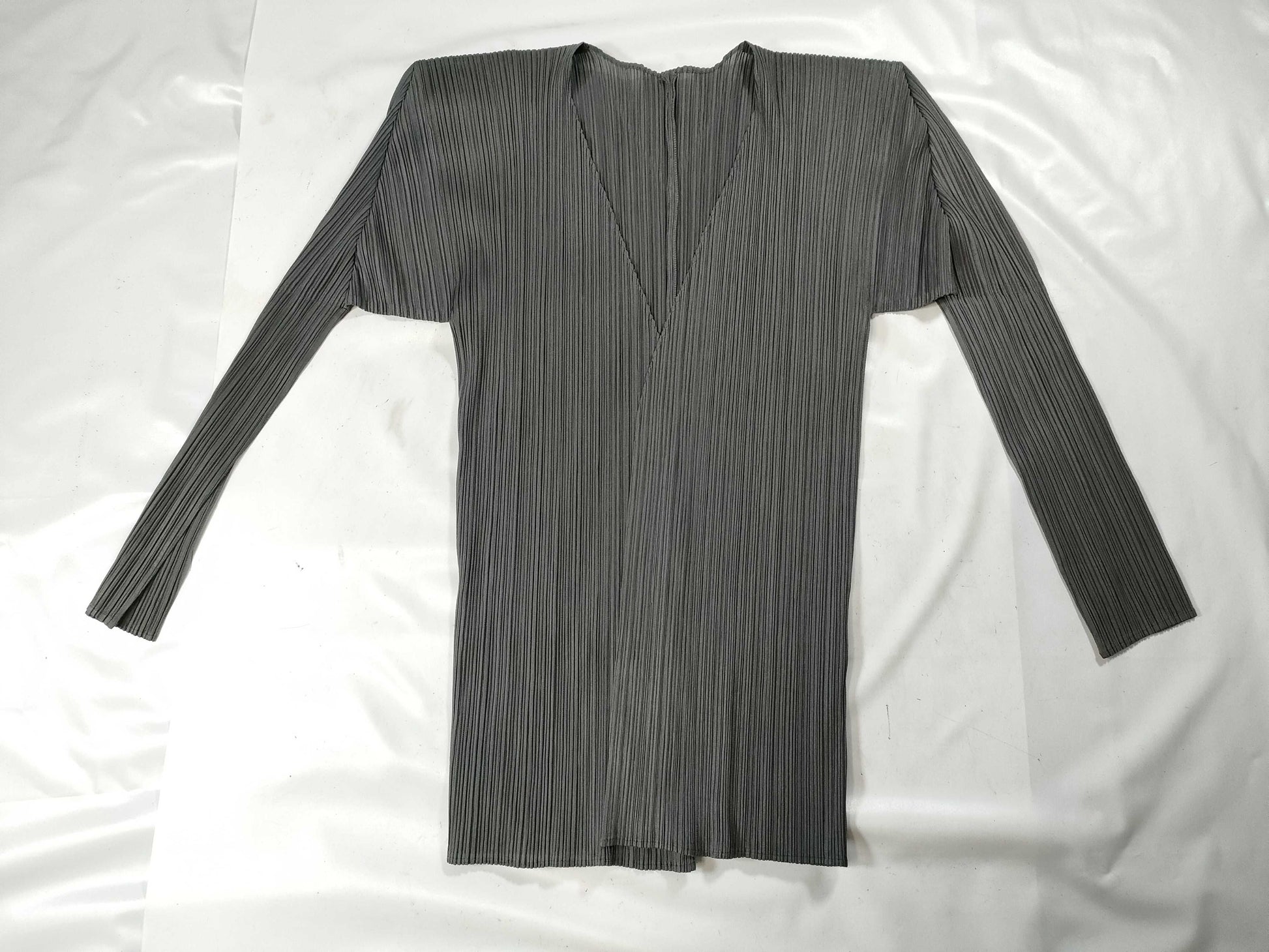 ISSEY MIYAKE Pleats Please Plain Cardigan Gray Top