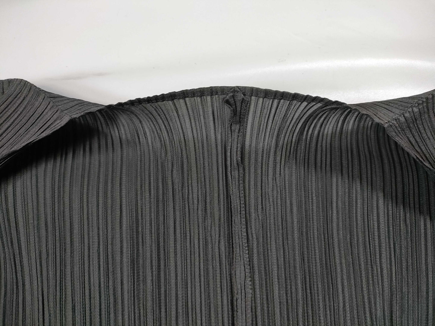 ISSEY MIYAKE Pleats Please Plain Cardigan Gray Top