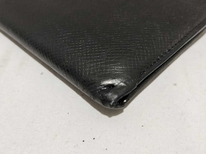 LOUIS VUITTON Taiga Porte Carte Credit Wallet