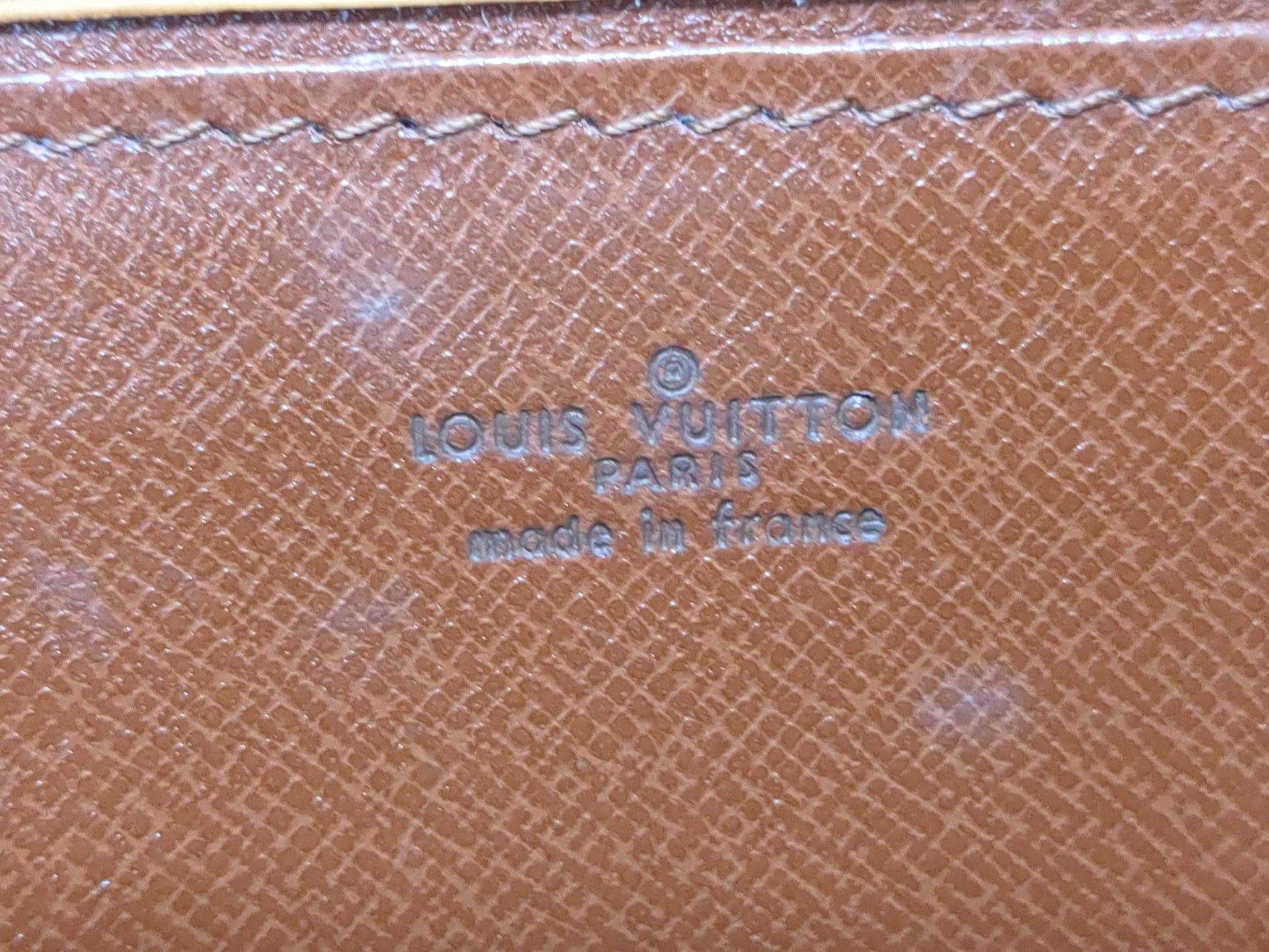 LOUIS VUITTON Epi Leather Clutch/Gucci Leather Shoulder Bag 204990