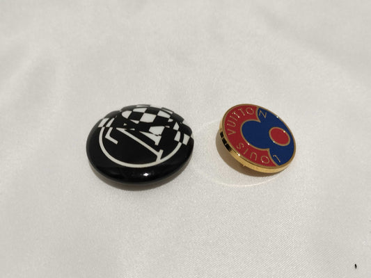 LOUIS VUITTON pin badge/2 pieces Other accessories