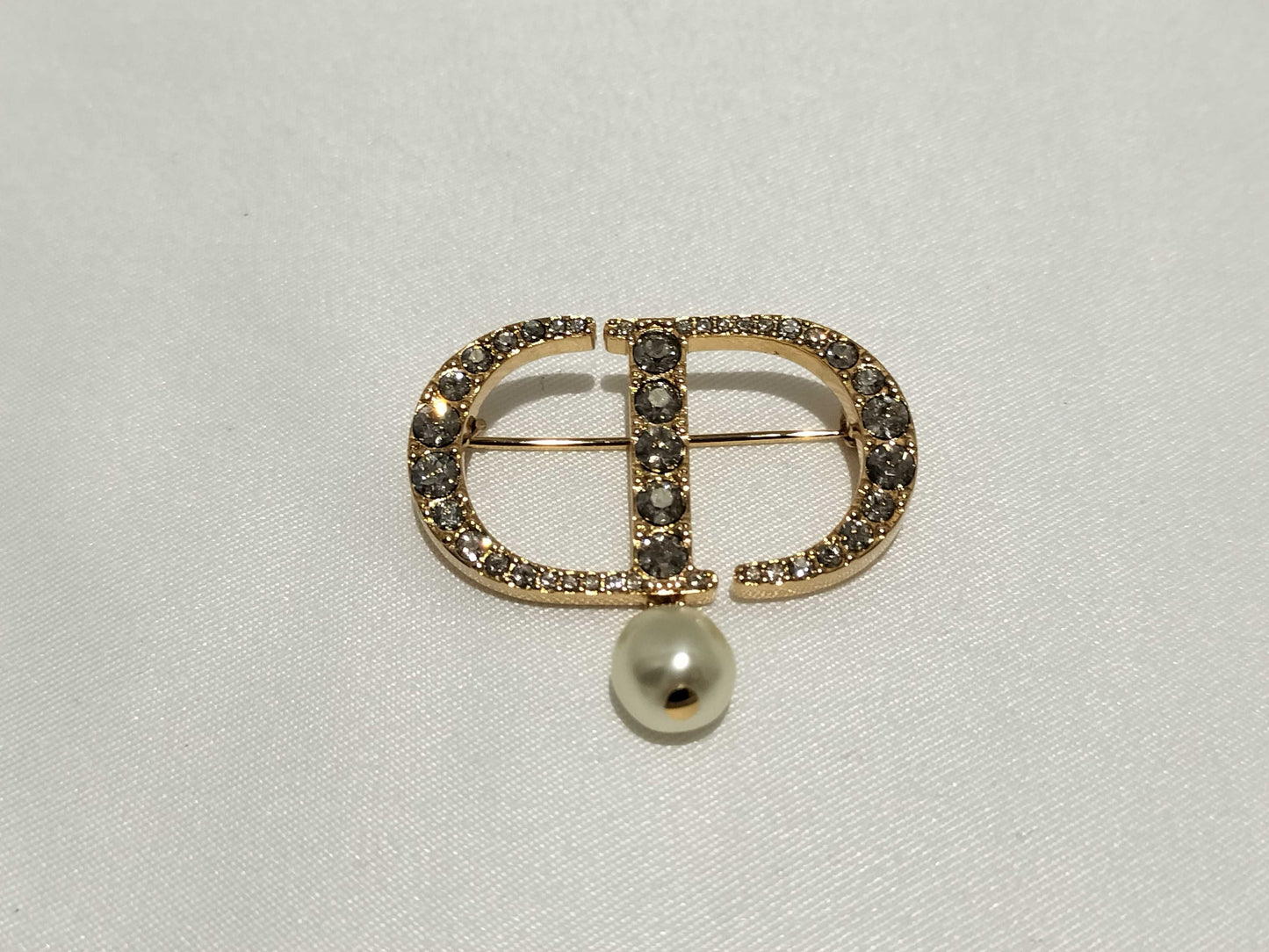 Dior logo rhinestone pearl brooch
