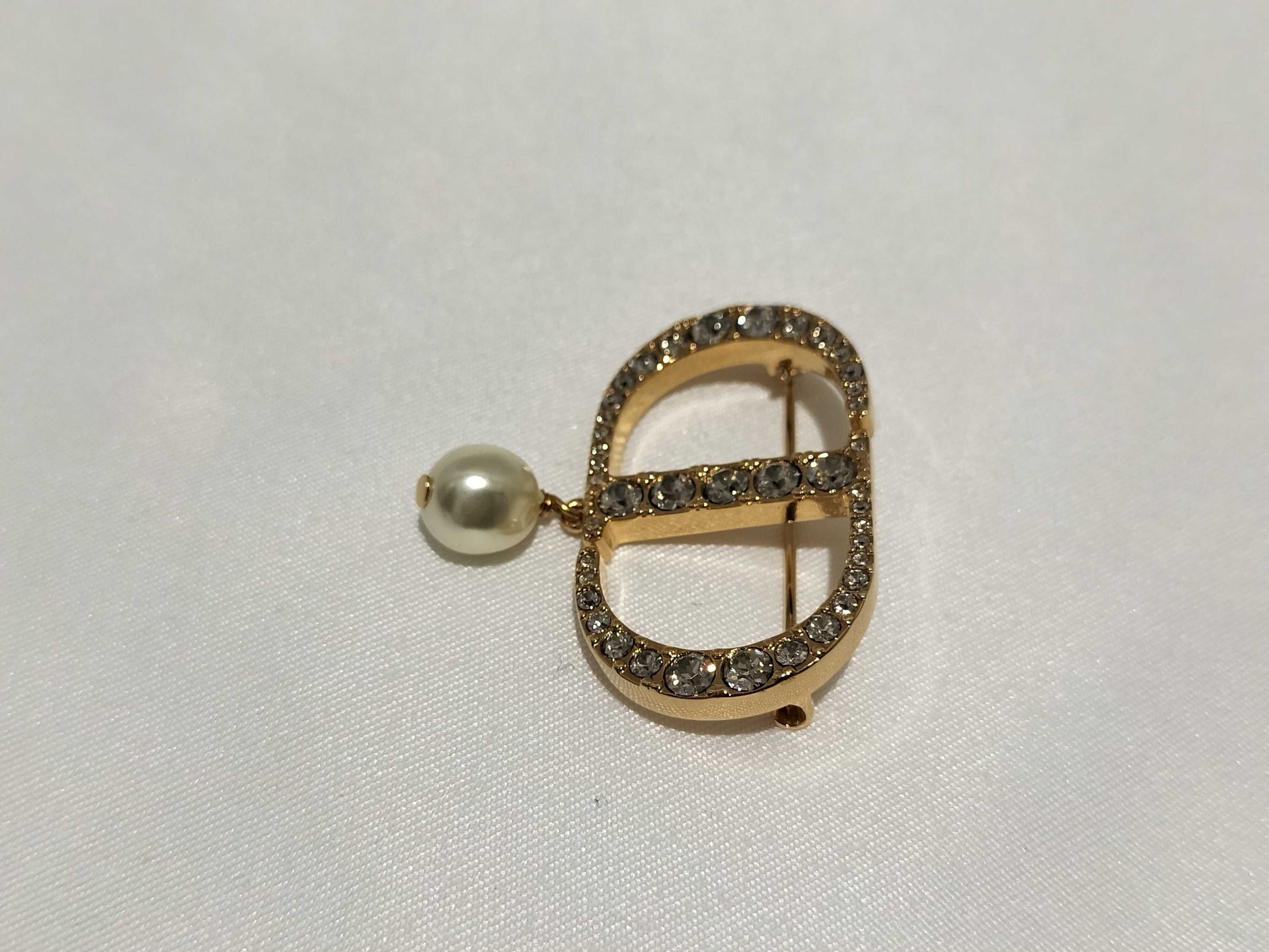 Dior logo rhinestone pearl brooch
