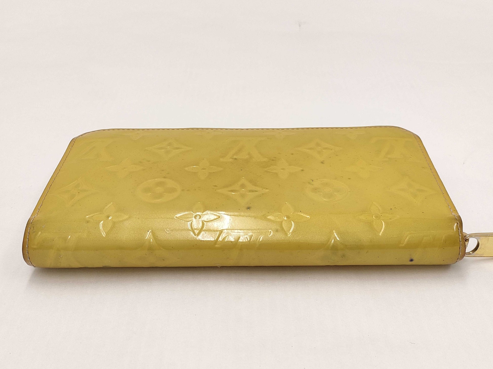 LOUIS VUITTON Vernis Zippy Wallet