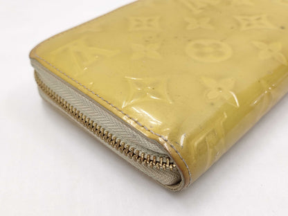 LOUIS VUITTON Vernis Zippy Wallet