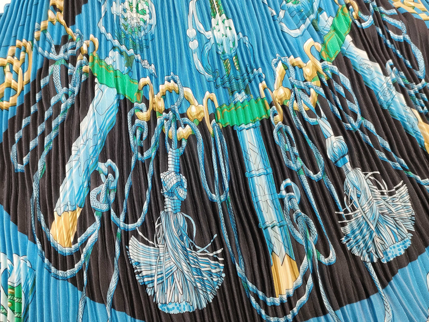 HERMES Carre Carre 90/Pleated/Cricketis Scarf