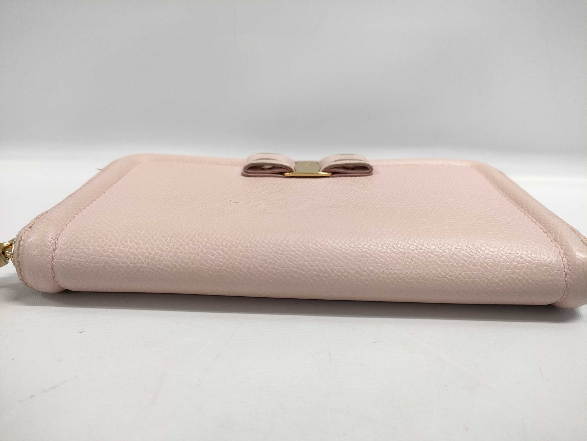 Salvatore Ferragamo Vara Long Wallet Round Wallet