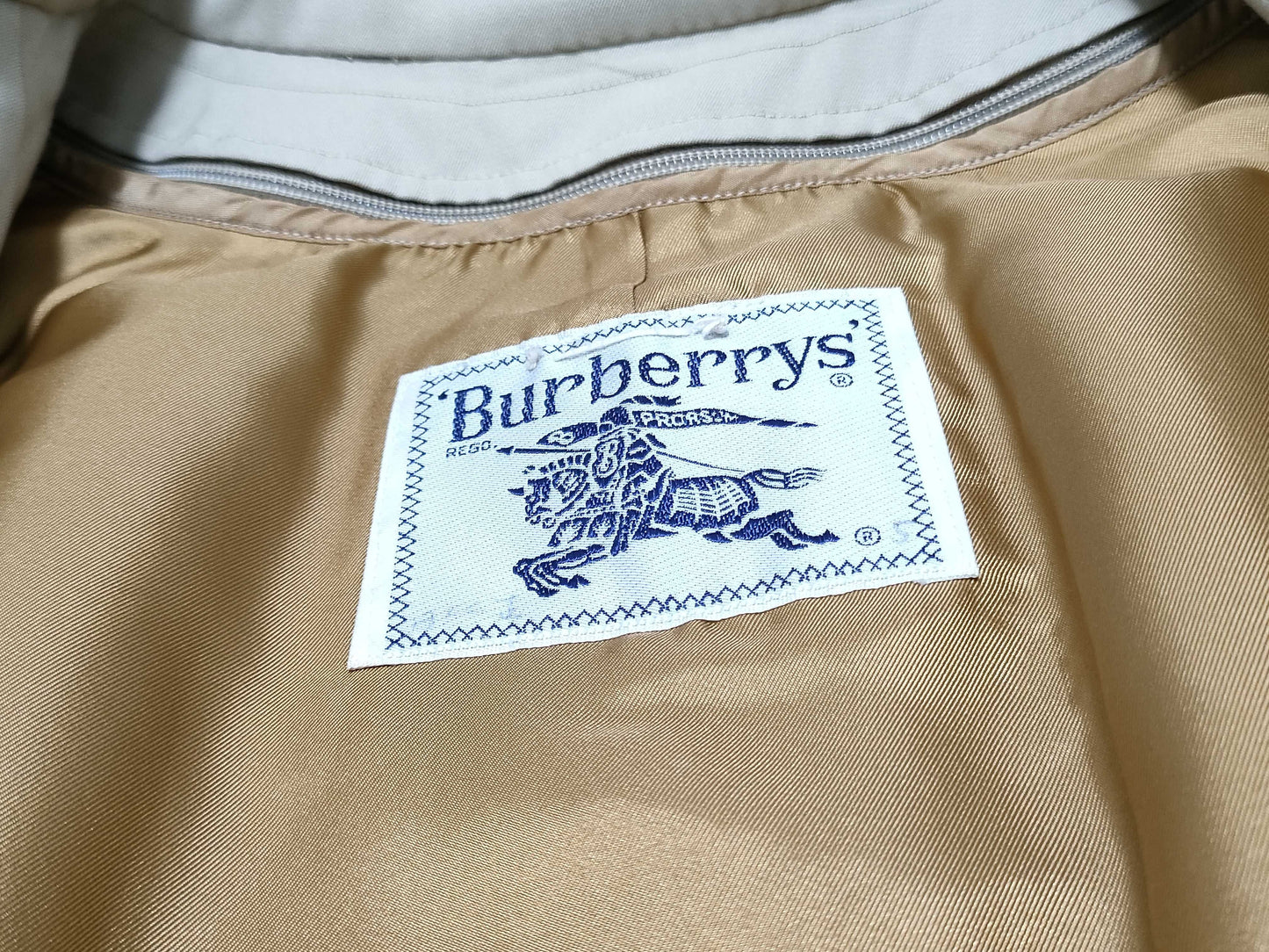 BURBERRY Belted Coat with Inner