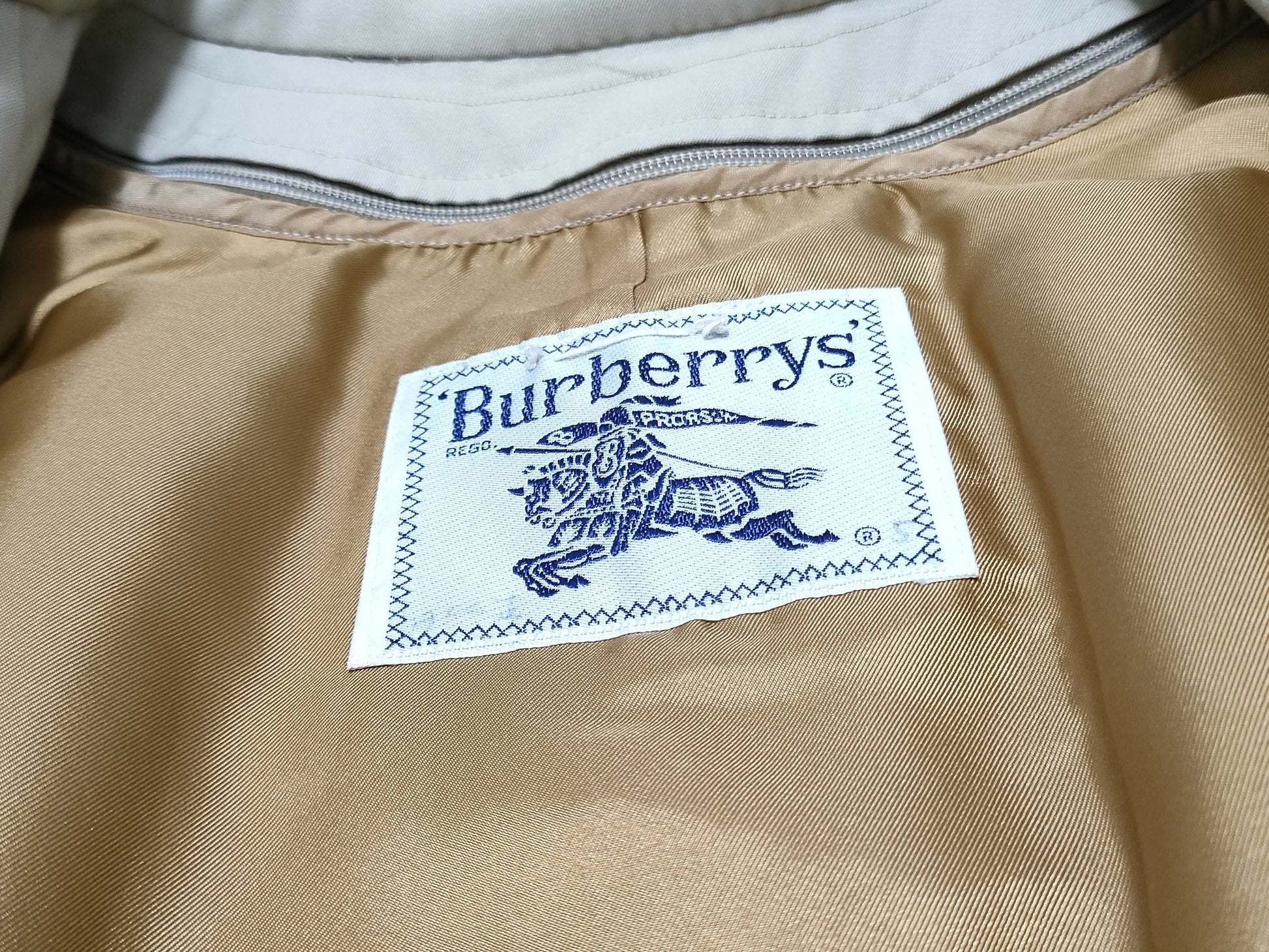 BURBERRY Belted Coat with Inner